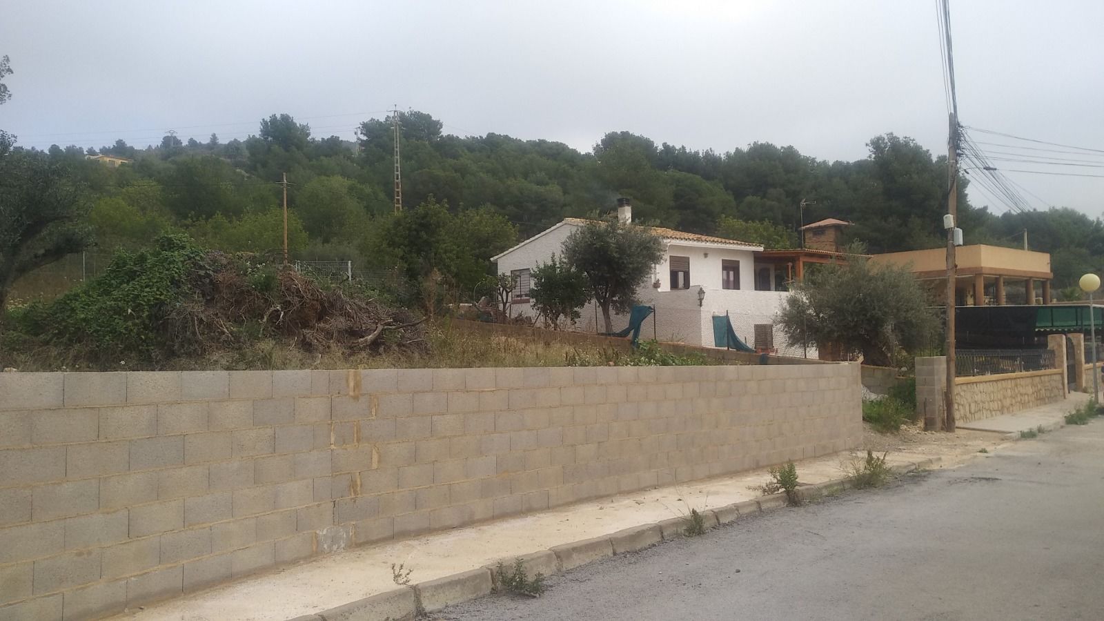 Por 75000€ solar en borriol