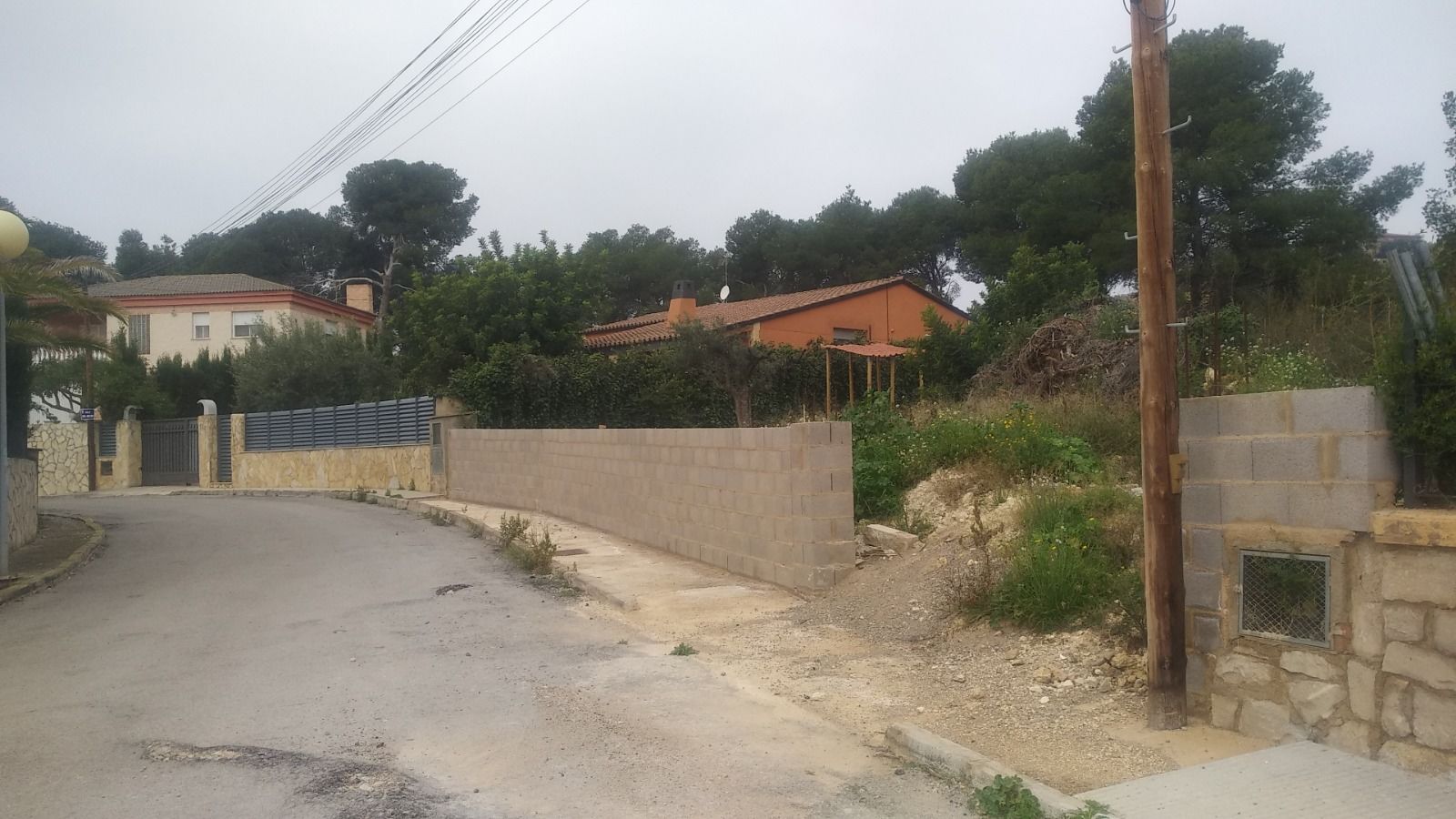 Por 75000€ solar en borriol
