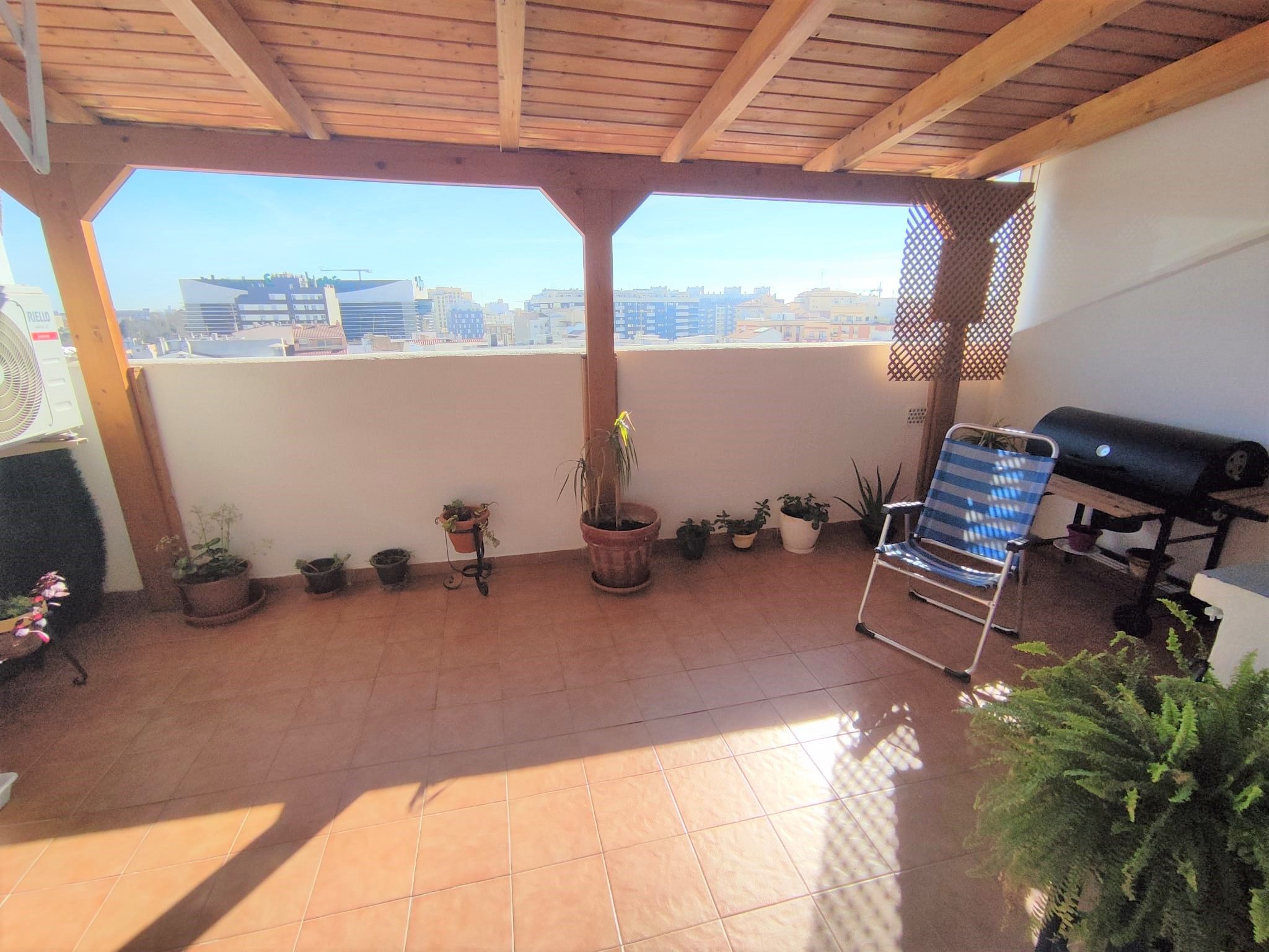 Por 350.000€ atico duplex zona estacion