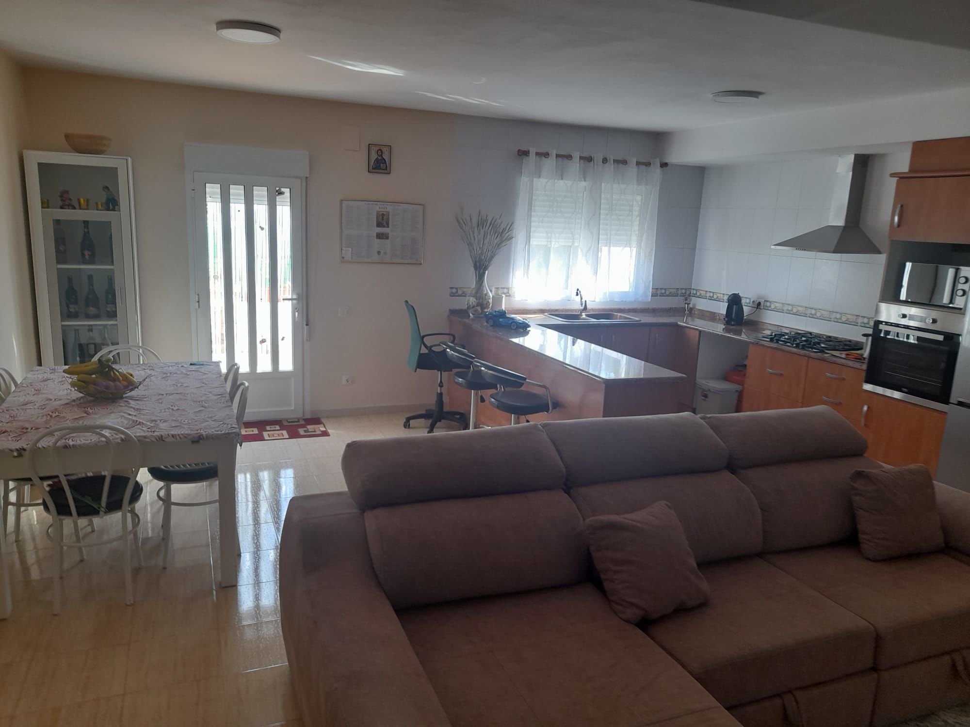 Por 185000€ Adosa en La Barona