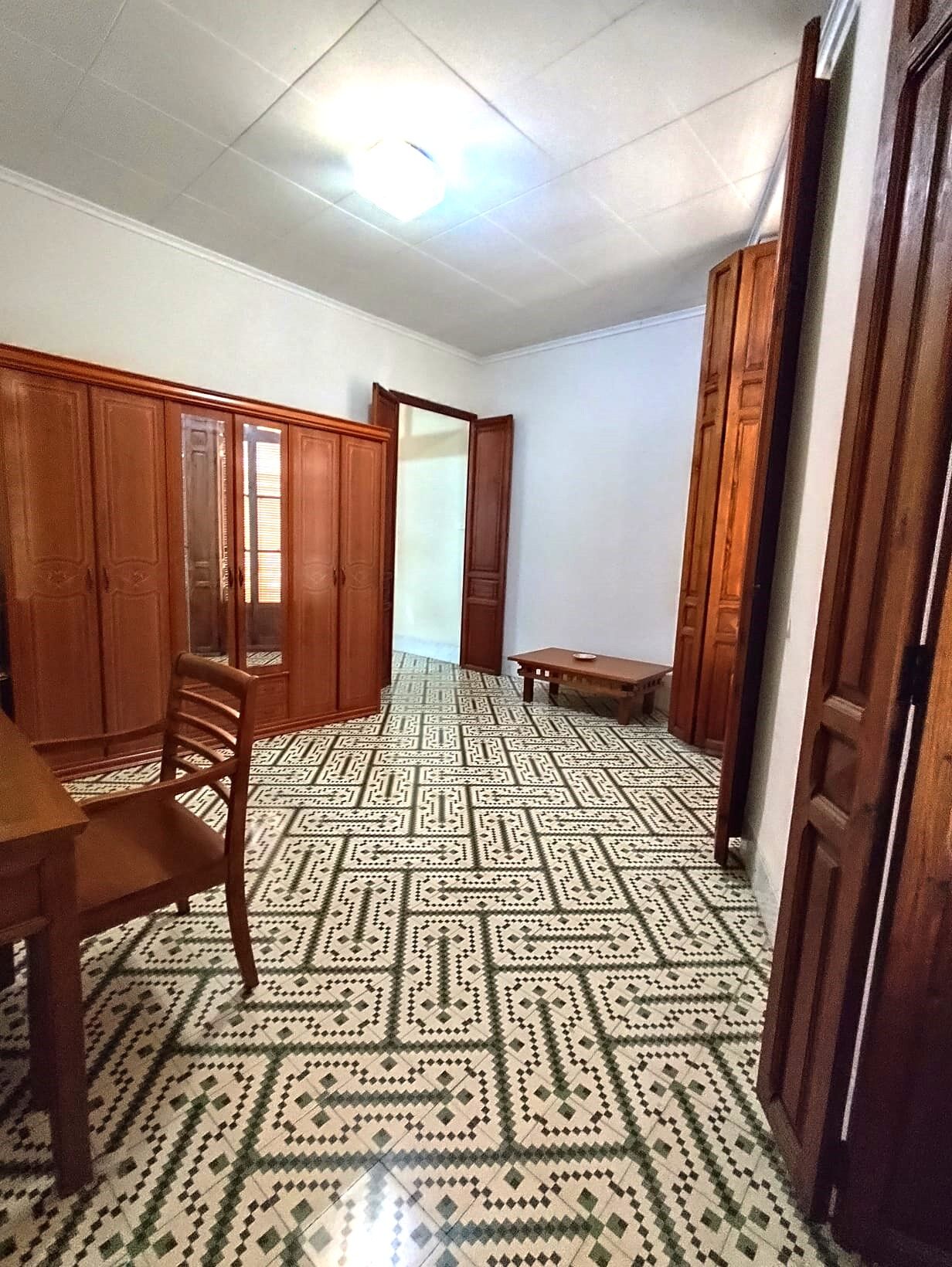 Por 210.000€ - Elegante Casa Modernista !!