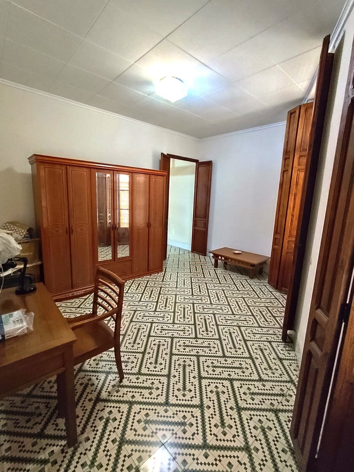 Por 210.000€ - Elegante Casa Modernista !!