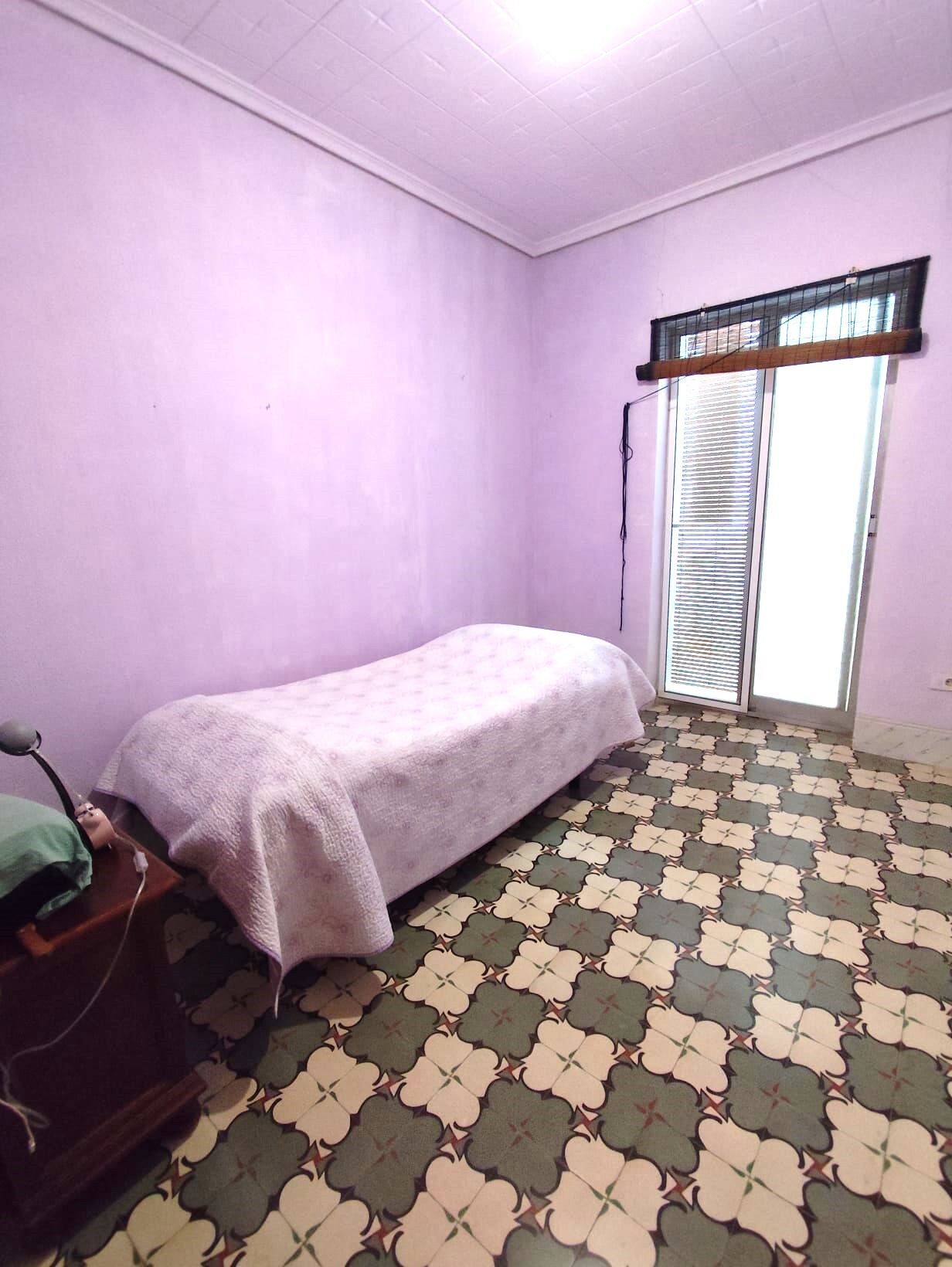 Por 210.000€ - Elegante Casa Modernista !!