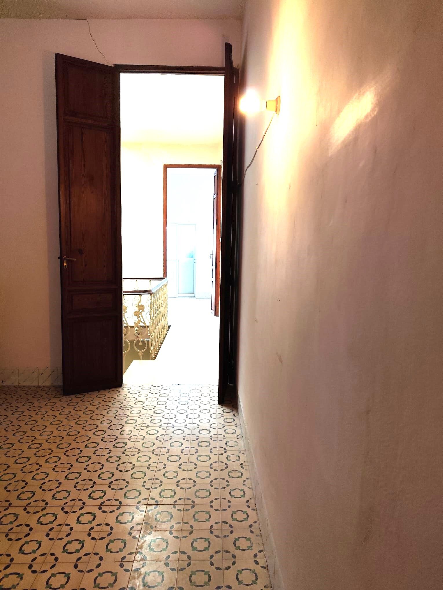 Por 210.000€ - Elegante Casa Modernista !!