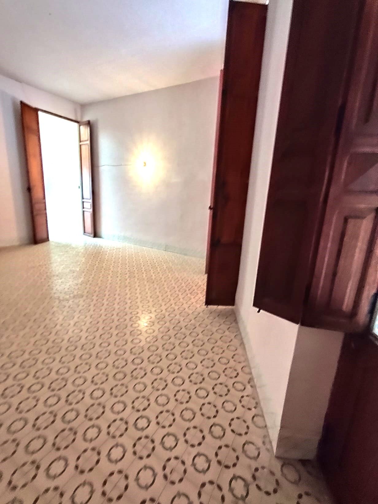 Por 210.000€ - Elegante Casa Modernista !!
