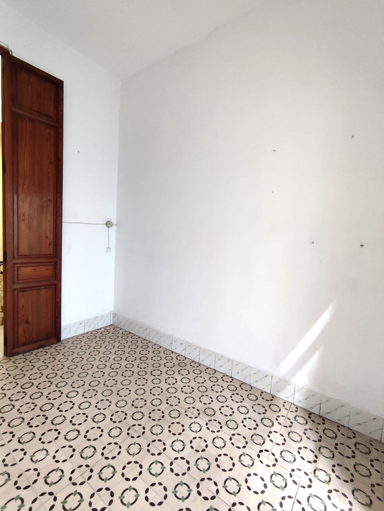 Por 210.000€ - Elegante Casa Modernista !!