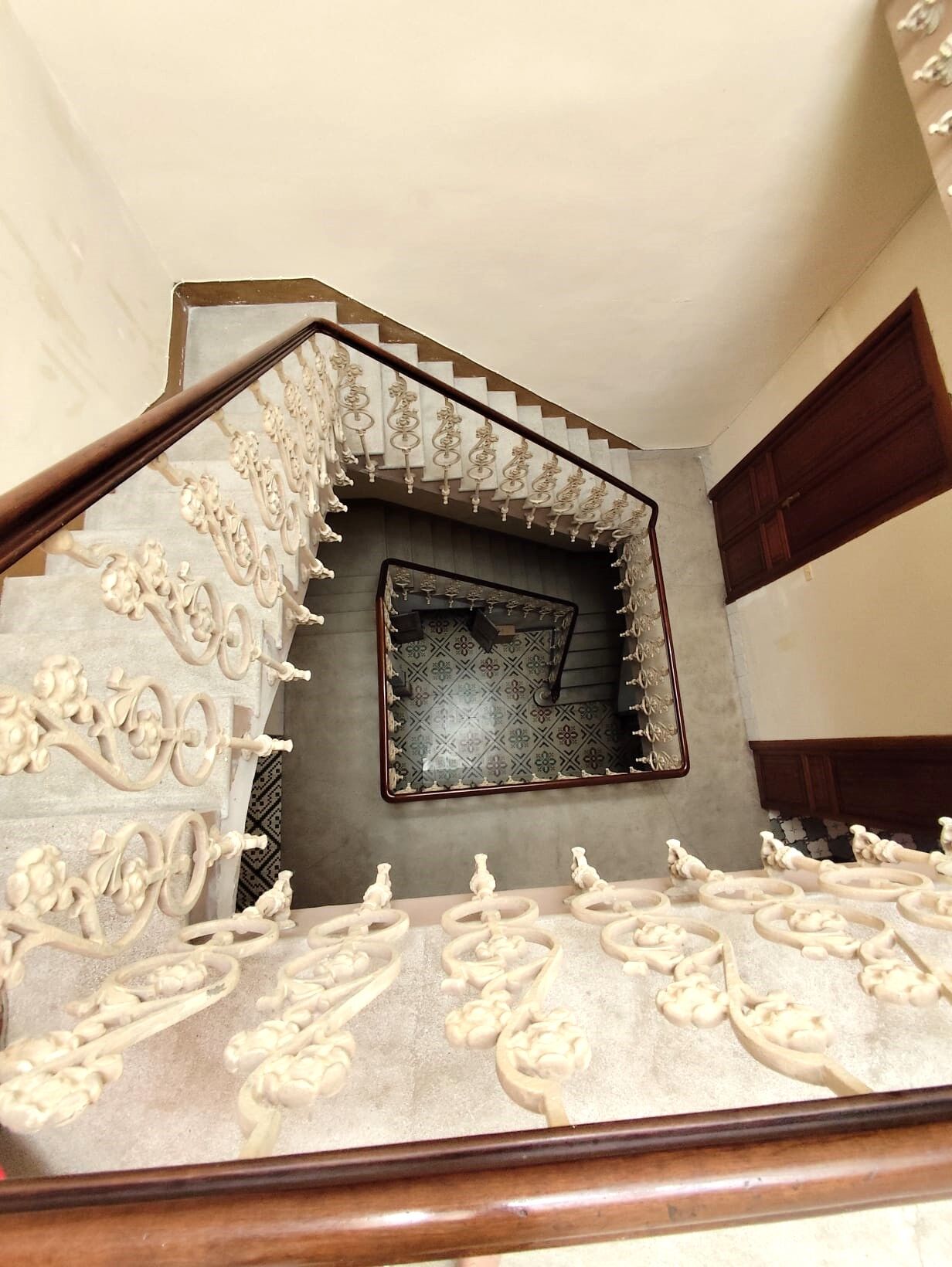 Por 210.000€ - Elegante Casa Modernista !!