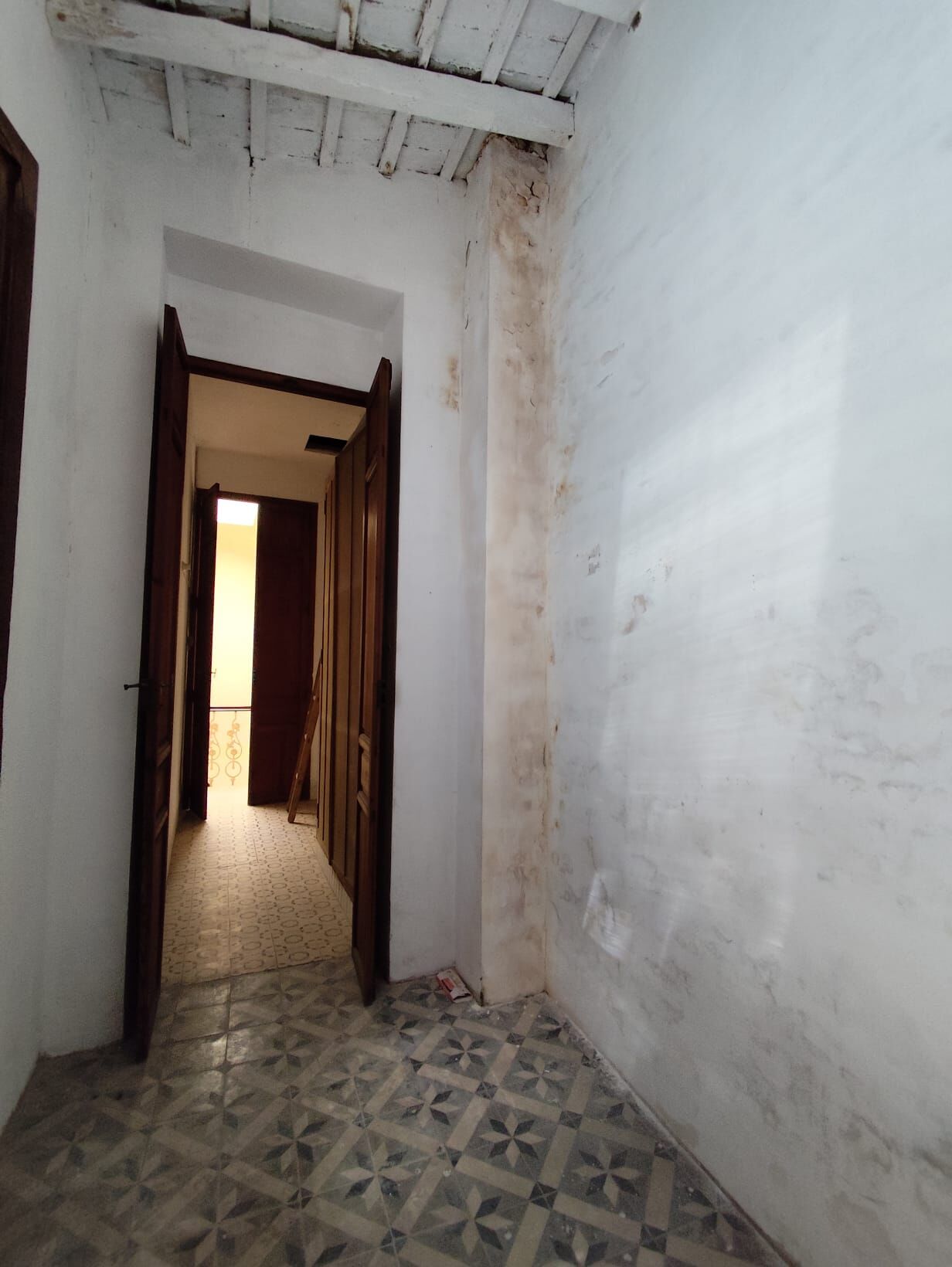 Por 210.000€ - Elegante Casa Modernista !!