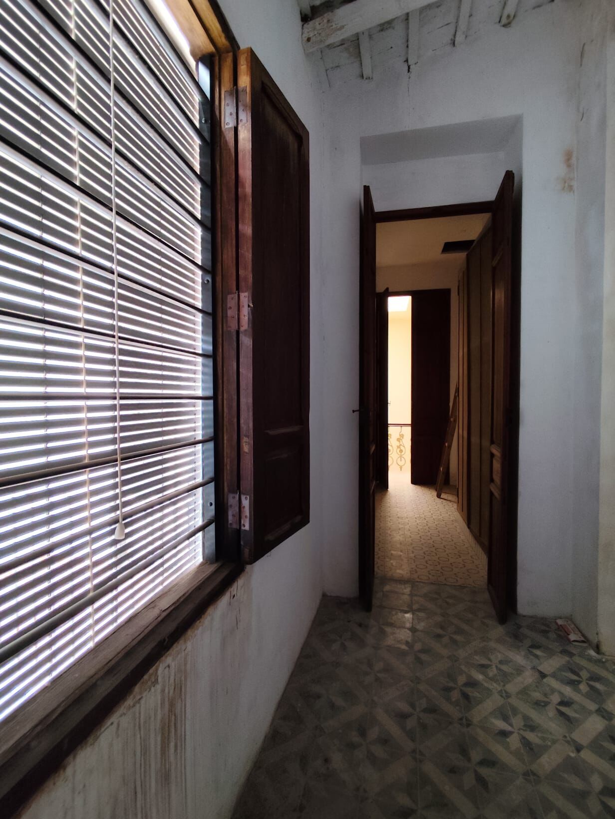 Por 210.000€ - Elegante Casa Modernista !!