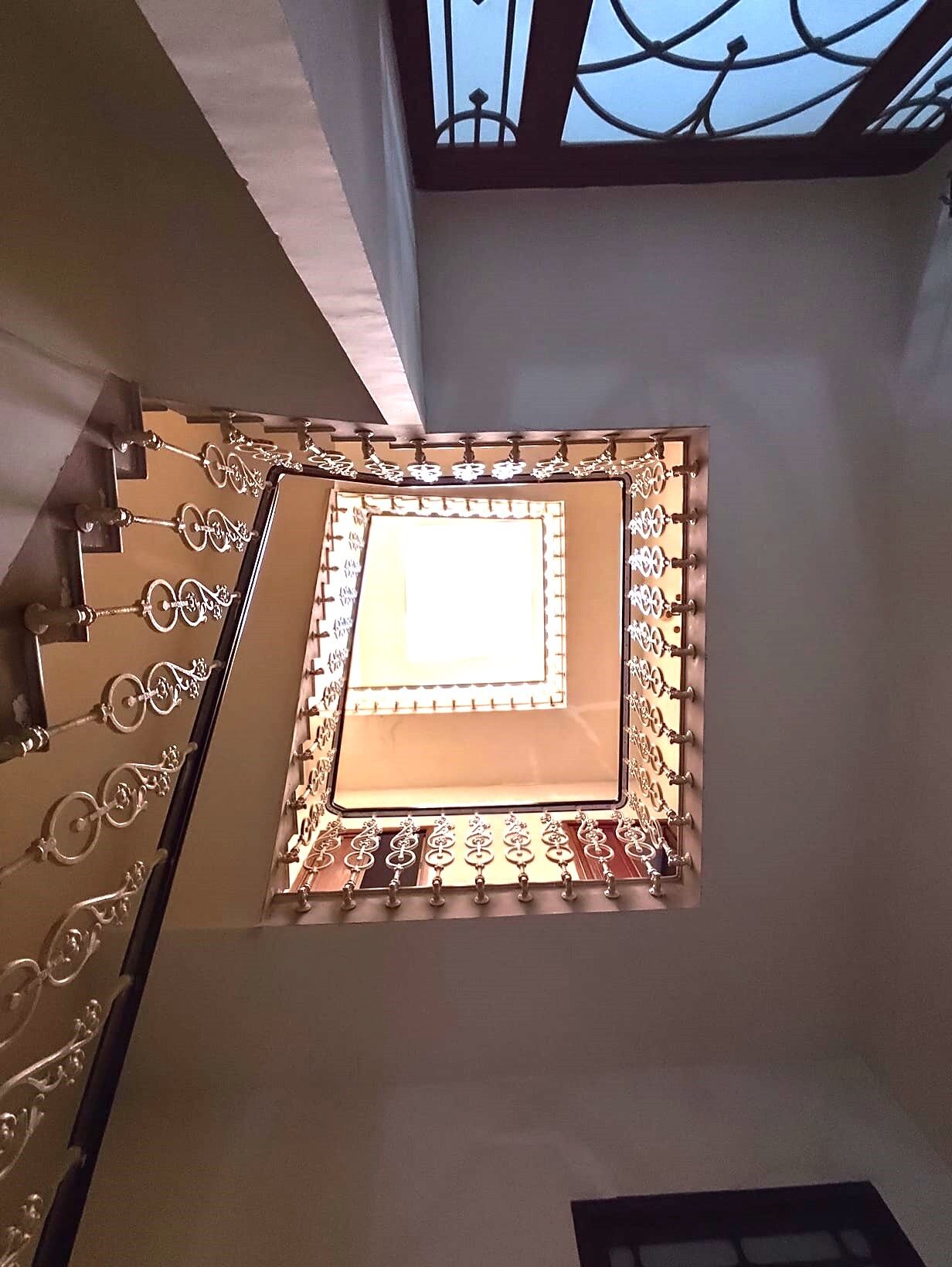 Por 210.000€ - Elegante Casa Modernista !!