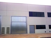 Por 175000€ nave en avenida hermanos Bou