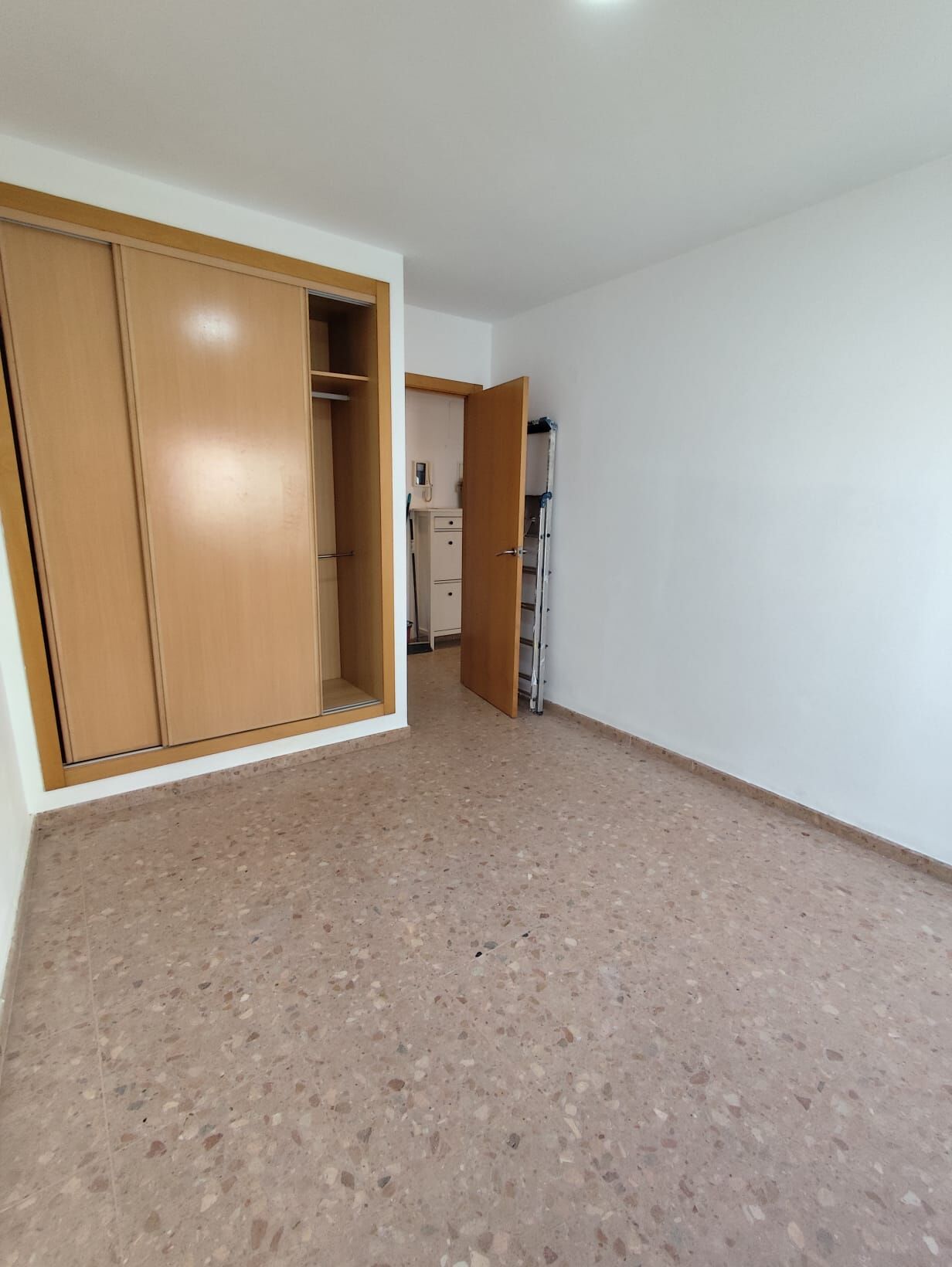 Por 110000€ vivienda en Grupo Benadressa