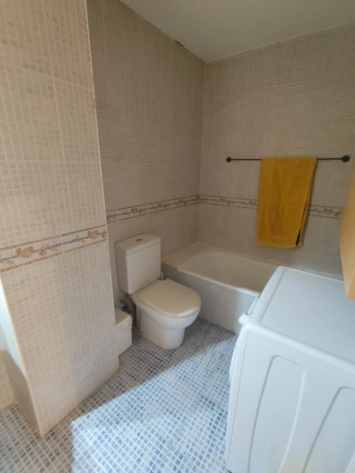 Por 110000€ vivienda en Grupo Benadressa