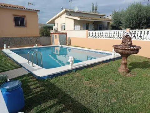 Por 260000€ villa en el Grao Urbano