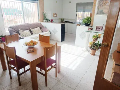 Por 260000€ villa en el Grao Urbano