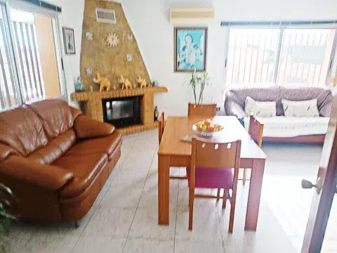 Por 260000€ villa en el Grao Urbano