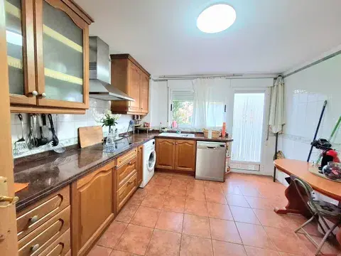 Por 330000€ adosado en Burriana