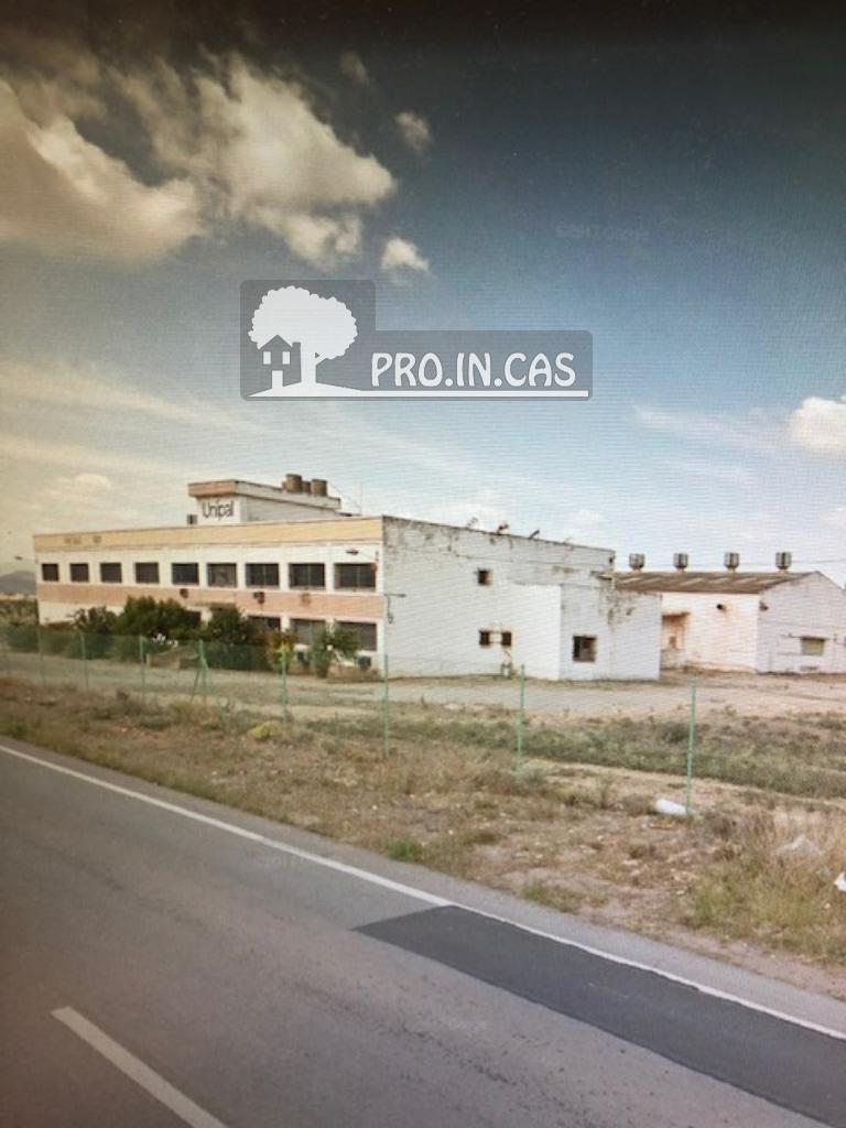 terreno industrial y nave con oficinas