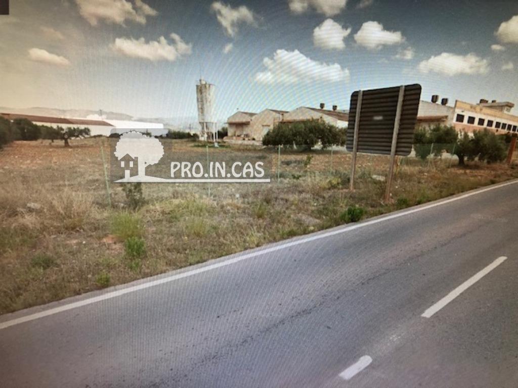 terreno industrial y nave con oficinas
