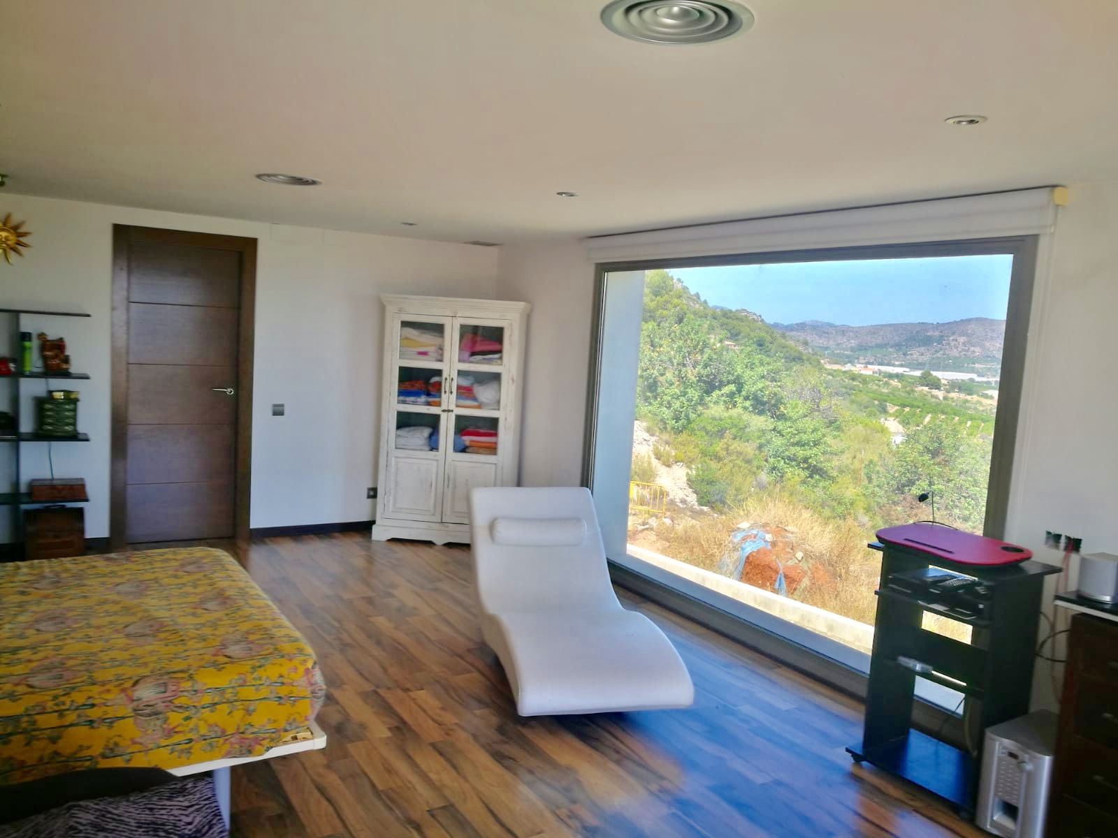 Por 990.000€ villa en urbanización privada