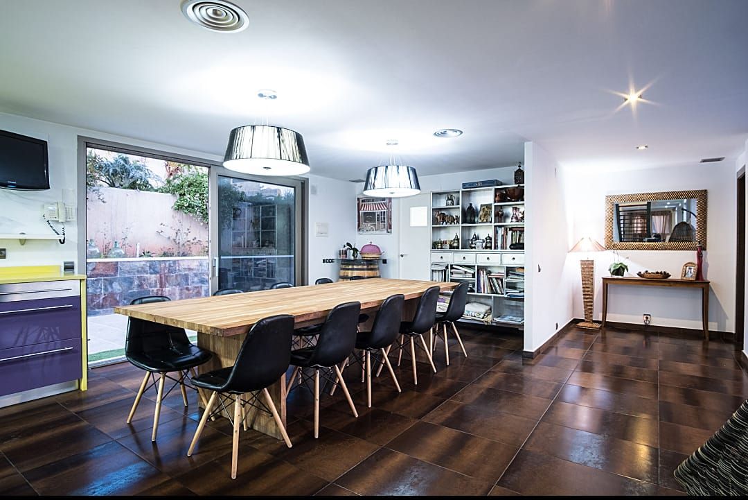 Por 990.000€ villa en urbanización privada