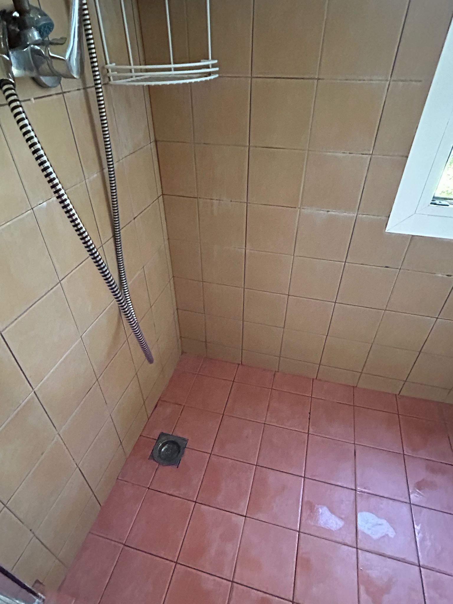 Por 160000€ villa con terreno rustico en Borriol.