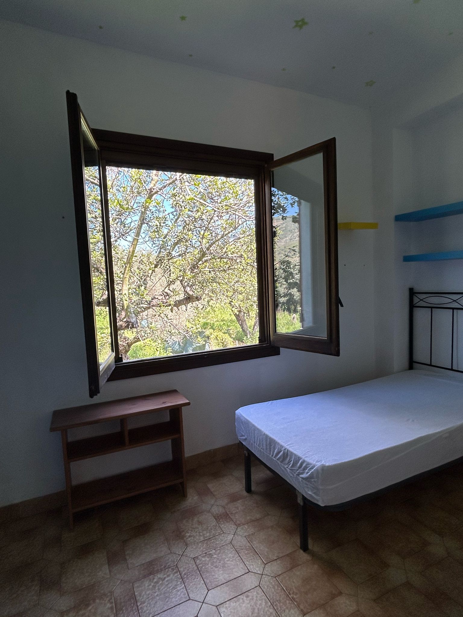 Por 160000€ villa con terreno rustico en Borriol.