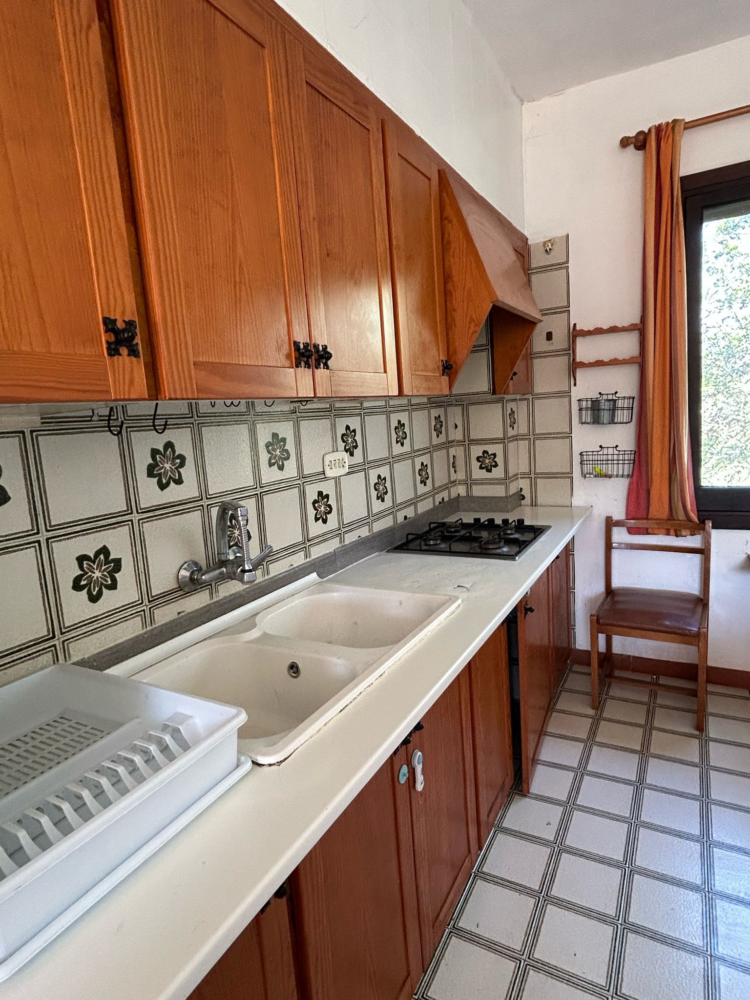 Por 160000€ villa con terreno rustico en Borriol.