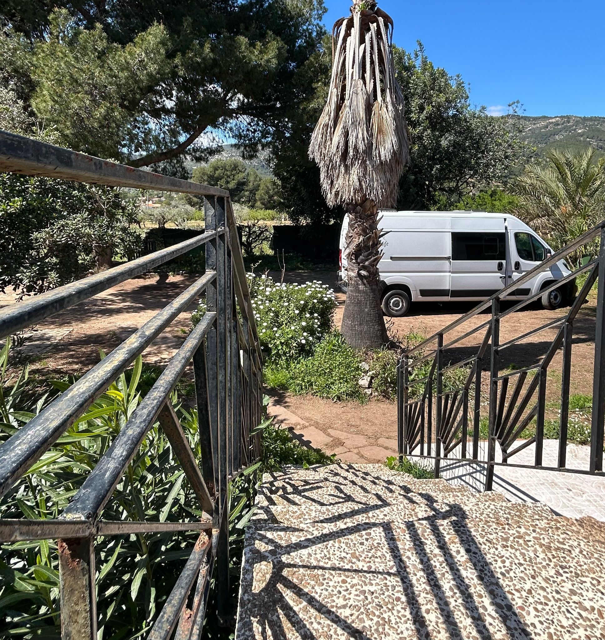 Por 160000€ villa con terreno rustico en Borriol.