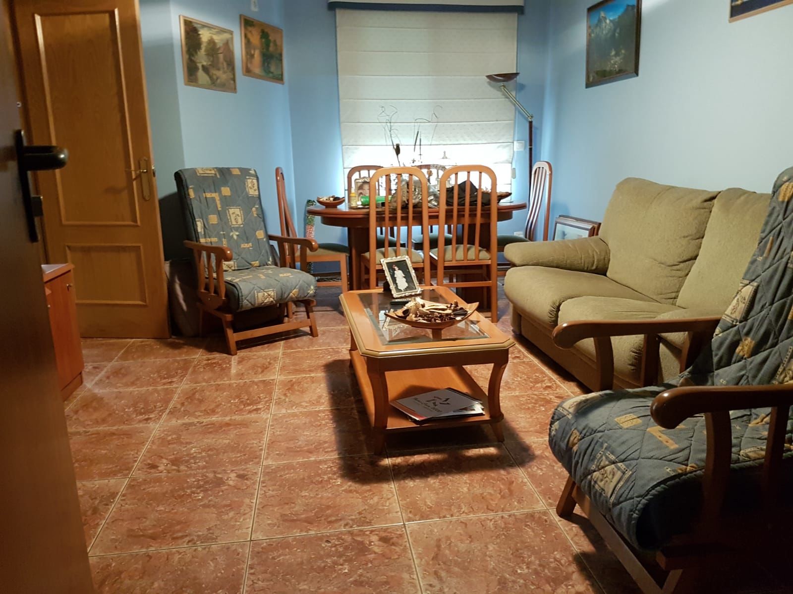 Por 245000€ adosado con muchas mejoras, seminuevo